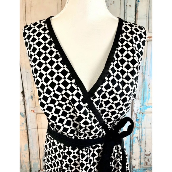 LANE BRYANT Sleeveless A-Line Belted Dress - Picture 2 of 3